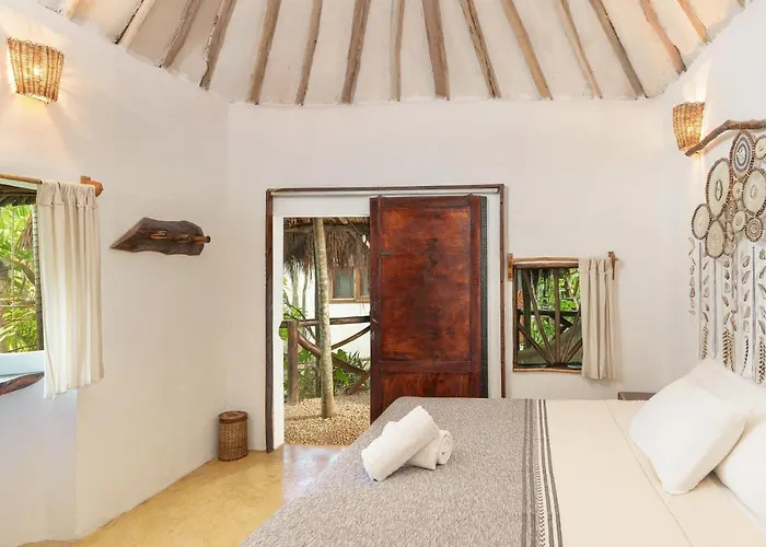 Yaxchen & Cenote Lodge Tulum