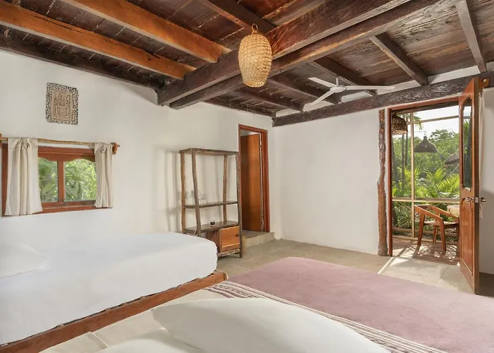Lodge Yaxchen & Cenote *
