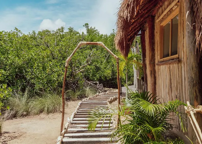 Yaxchen & Cenote Lodge